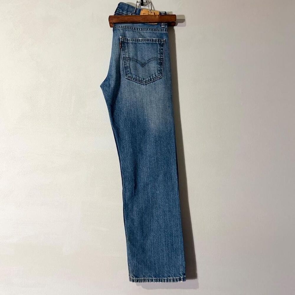 Vintage Levi’s 569 medium wash jeans